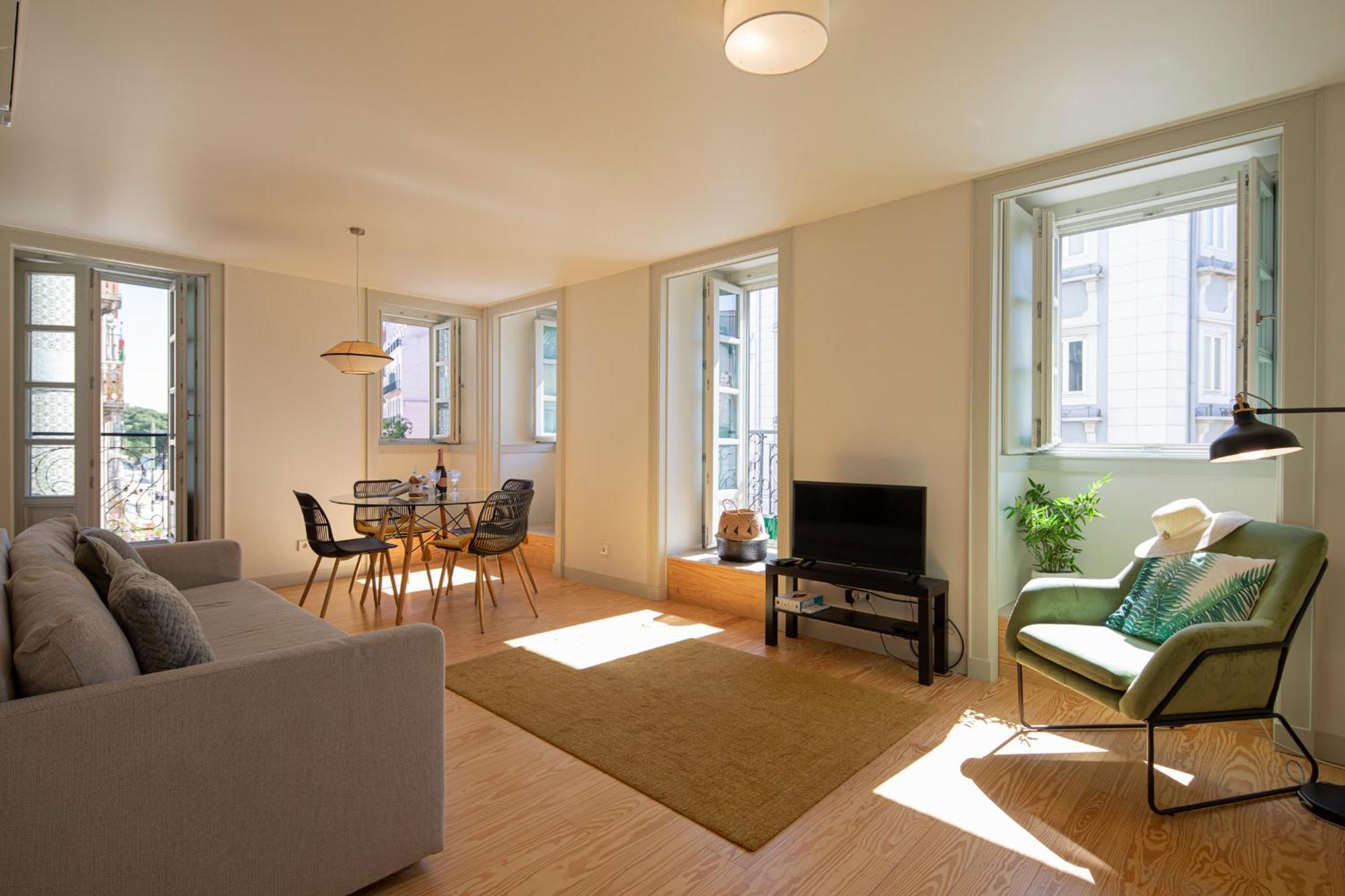 Castelo Superior Two Bedroom By Les Deux Mariettes * Lisboa