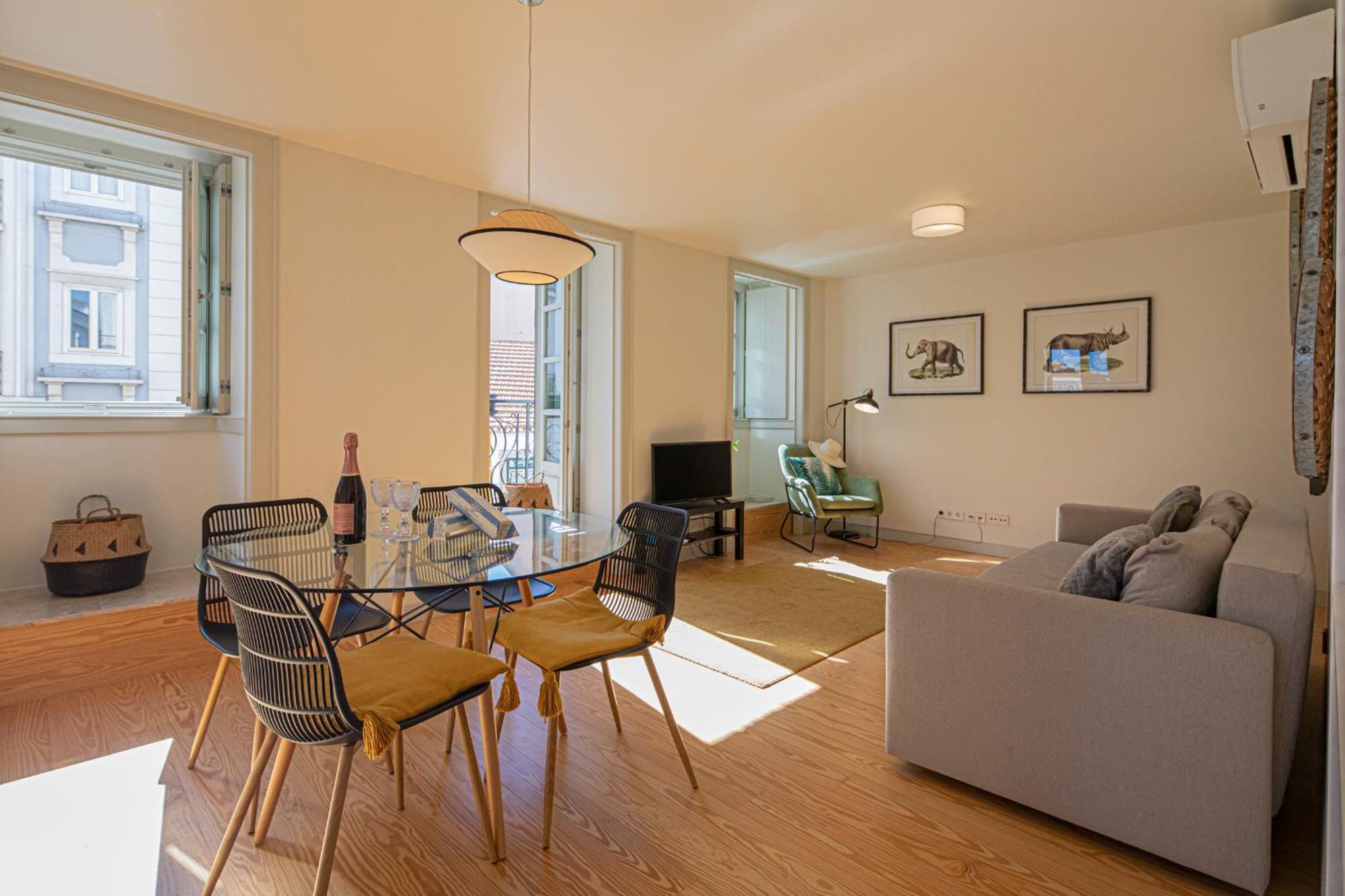 Castelo Superior Two Bedroom By Les Deux Mariettes *